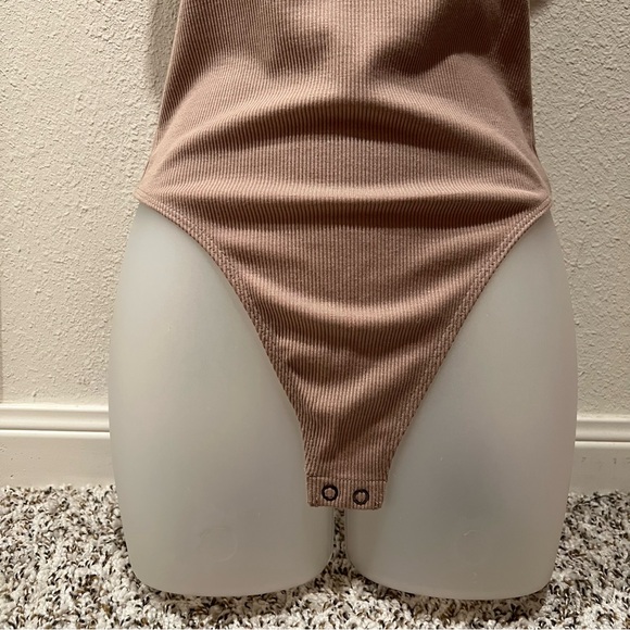 Express - Tan Button Top Ribbed Bodysuit - Picture 4 of 4
